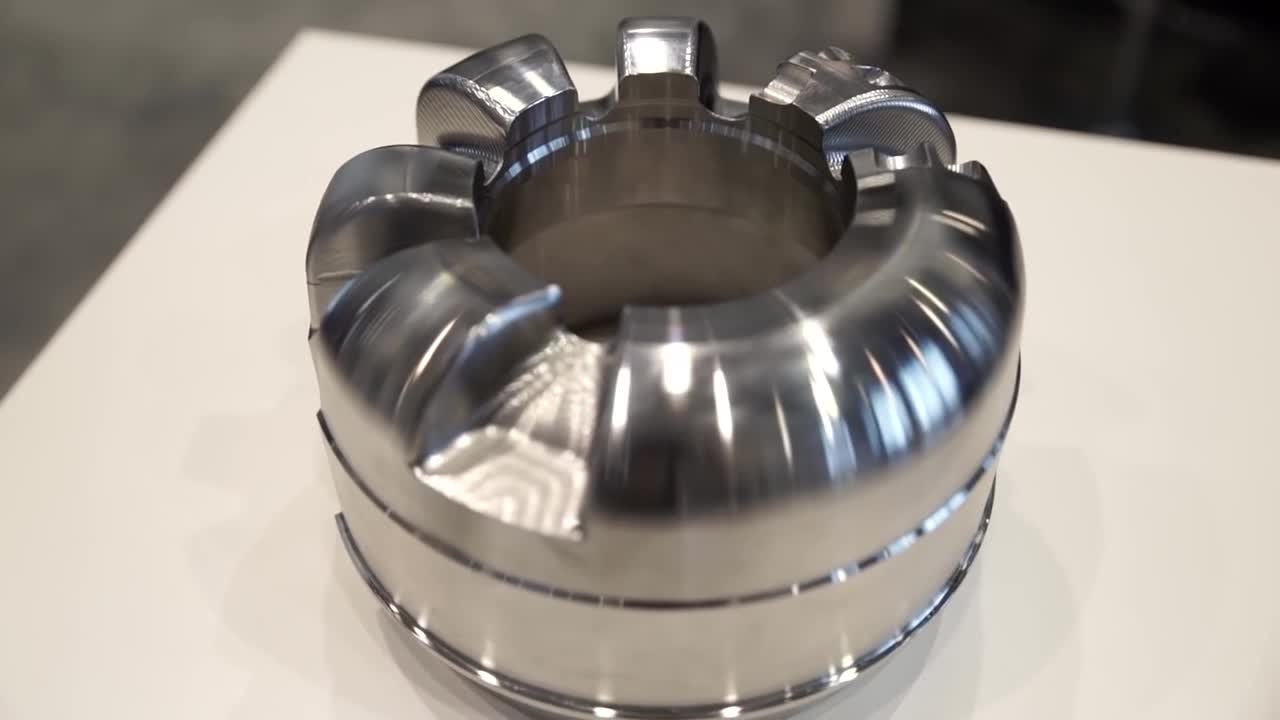 IMTS day 1: Custom Medical Device Manufacturing at K2M with 3D Systems