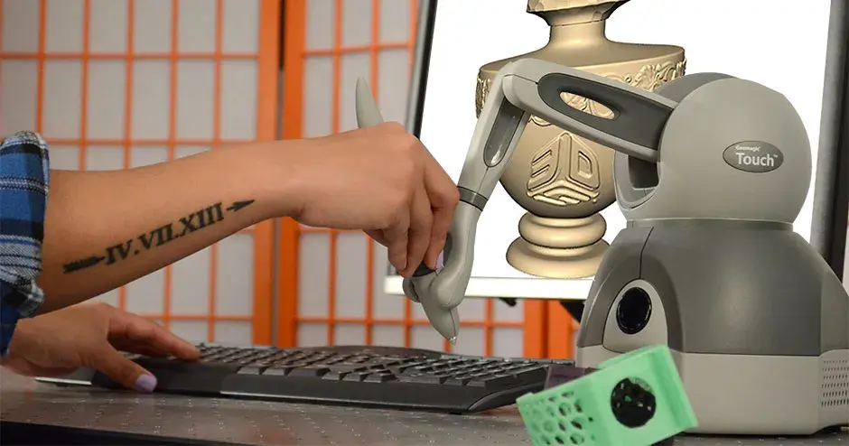 通过 Touch 与 geomagic 触控设备相结合进行设计