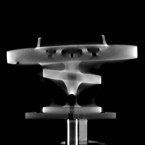 130 微米分辨率的阀块 x 射线图像