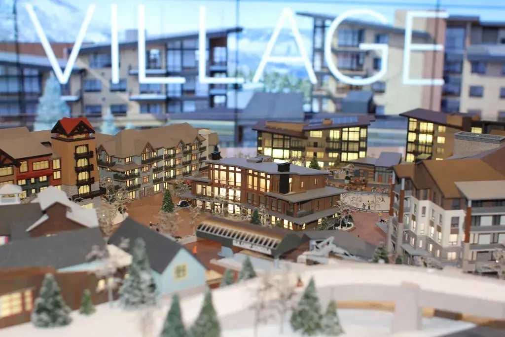 通过外包的 SLA 打印，完成 LGM 完成的房地产模型