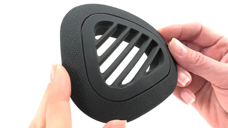 以 Figure 4 Pro Black 材料打印的夹片通风口