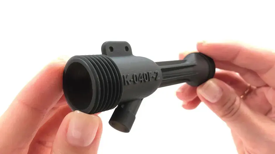 以 Figure 4 Tough-BLK 20（坚固的类 ABS 材料，具有长期的环境稳定性）制作的 3D 打印部件