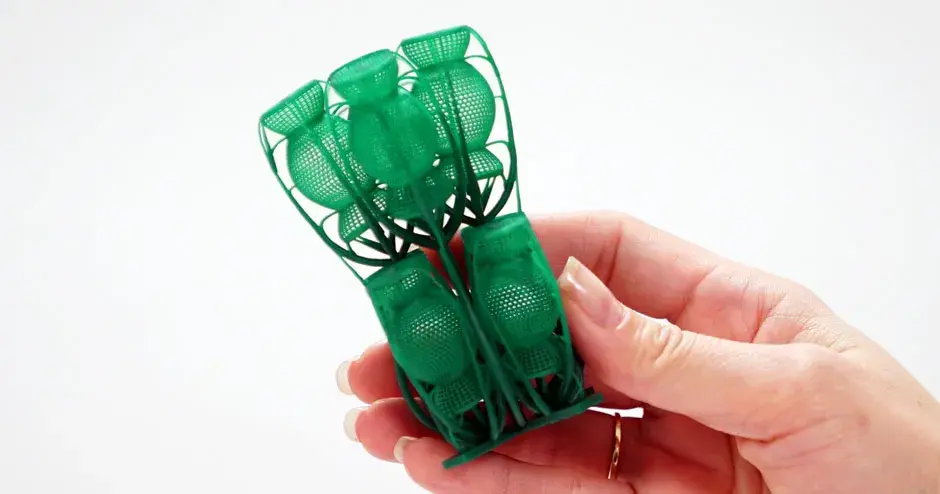 3d-systems-figure-4-jewelcast-grn-10-patterns-tree-v2-womans 手持珠宝树铸造