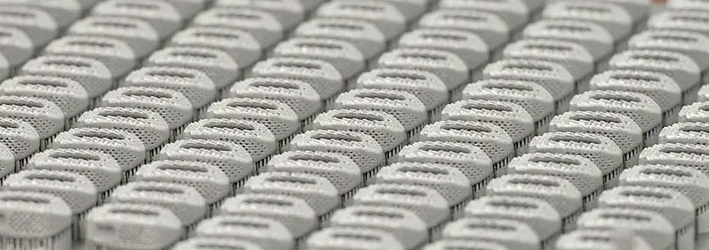 rms 的金属 3D 打印脊椎植入体生产构建