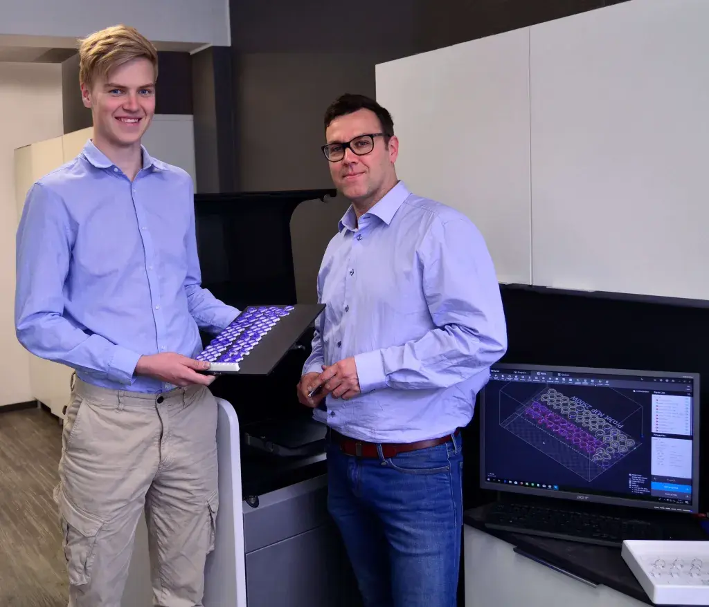 Narsakka OY 所有者与 3D 打印的蜡质铸模