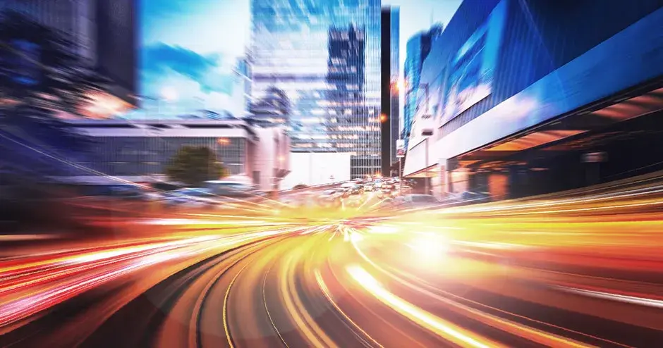 含有都市夜景的抽象速度技术背景