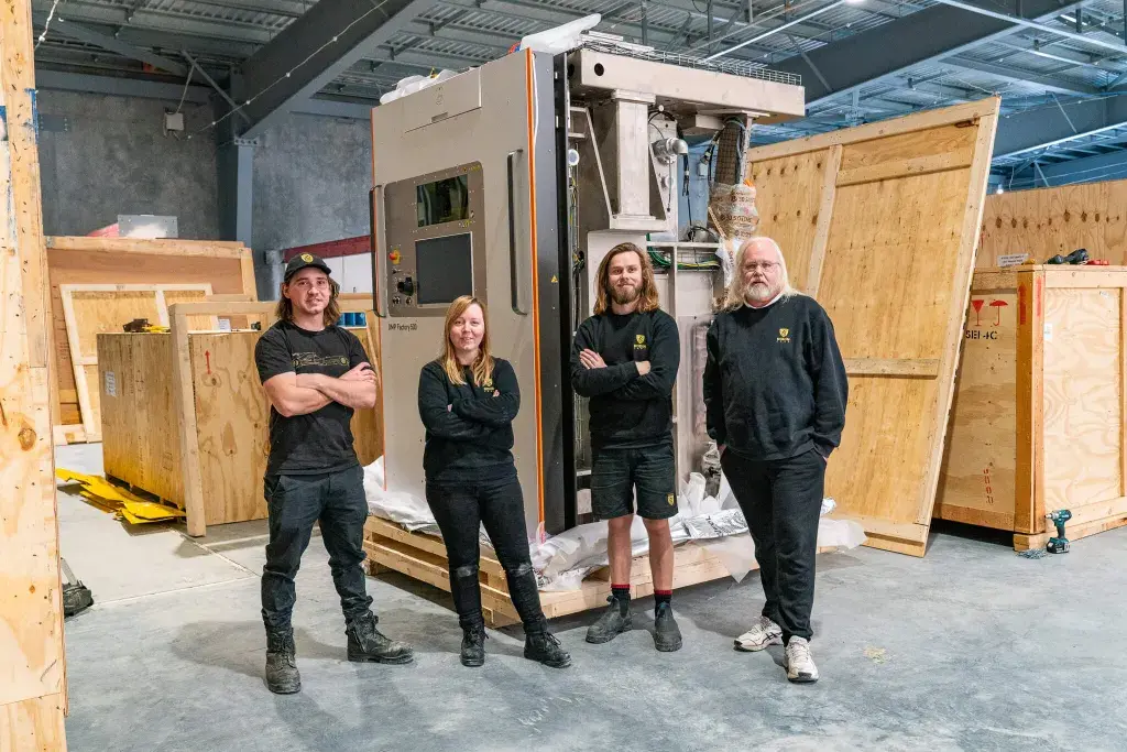 Rodin Cars 团队开箱新的 DMP Factory 500