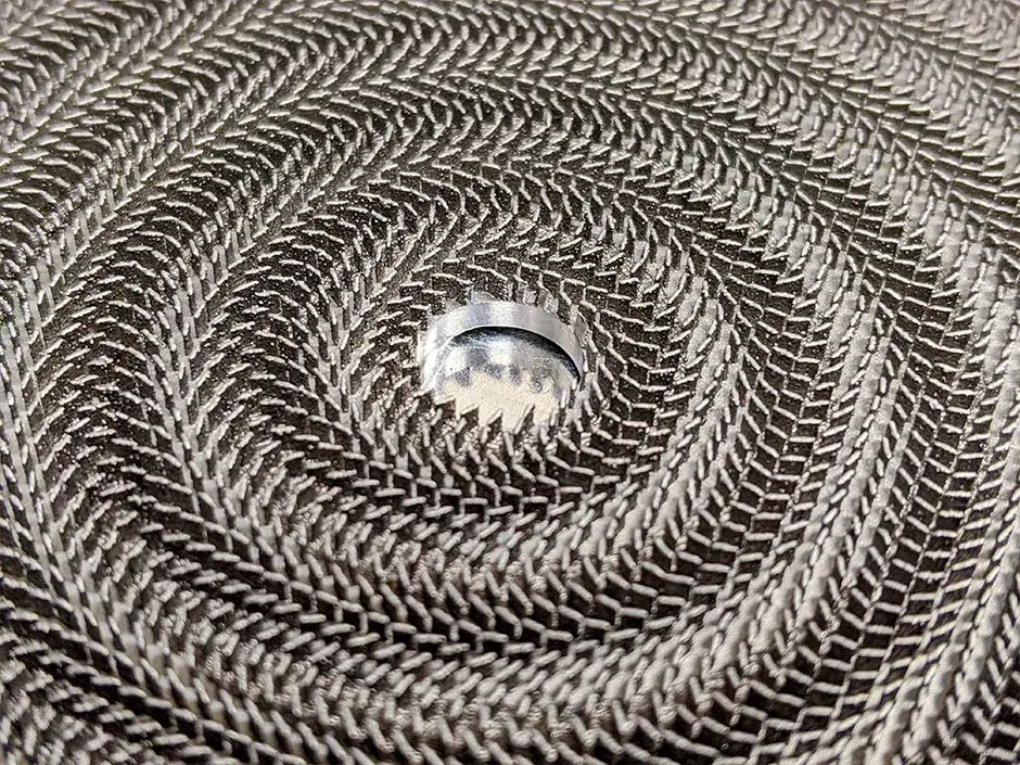 10 毫米半导体射频天线的近摄特写