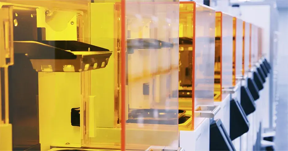 一排 Figure 4 3D 打印机