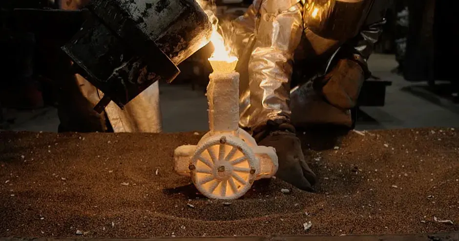 3D 打印的蜡质模型可无缝融入到铸造流程中，从而快速制造铸件