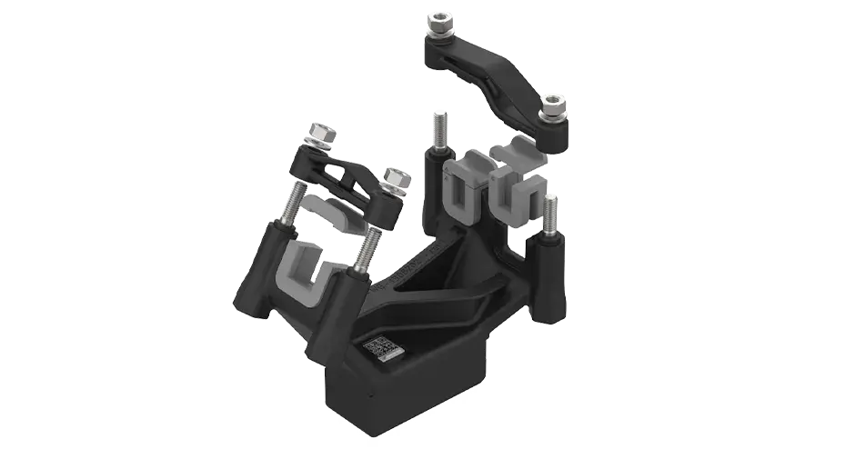 模块化 CNC 固定装置，可根据最终部件的 3D 扫描数据进行调整。 