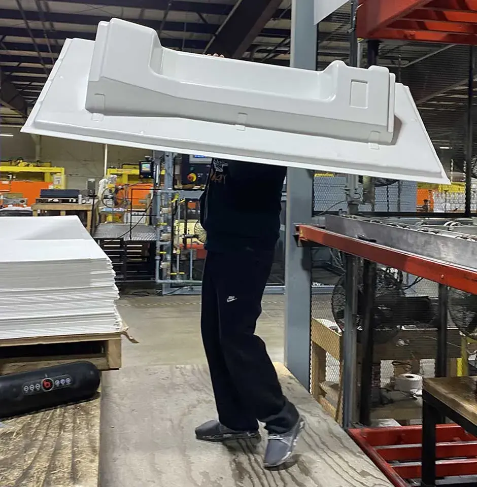 员工搬运duo form 热成型部件