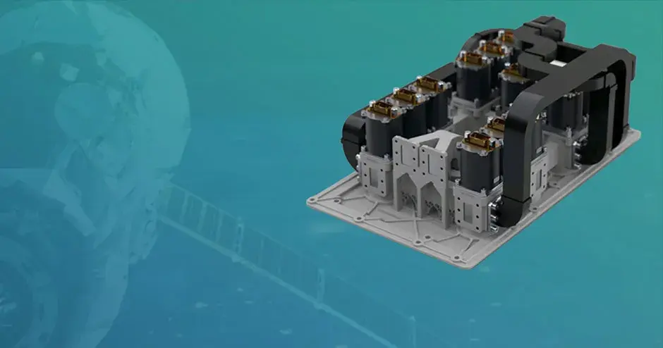 背景为蓝色和蓝绿色的卫星部件