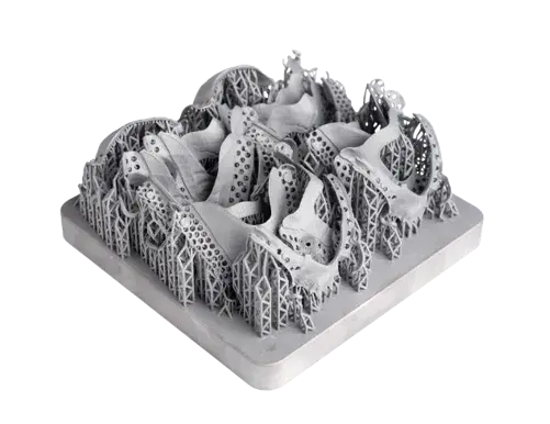 托盘上的 3D 打印 DMP 牙科部件