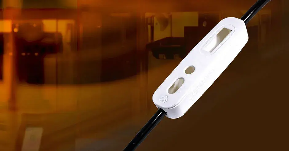 Figure 4 Rigid White 主页横幅缩略图